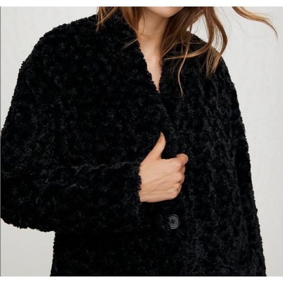 Aritzia Wilfred Free Plush Jacket in Black Womens XXS Long Sleeve Fuzzy Faux Fur - Picture 5 of 10